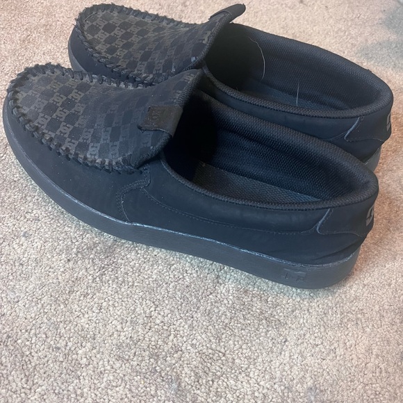 DC Men's Villain Slip-On Shoes - Picture 1 of 4
